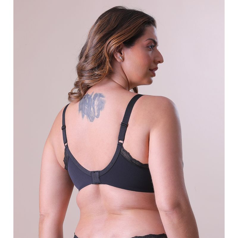 51925-preto-costas-1