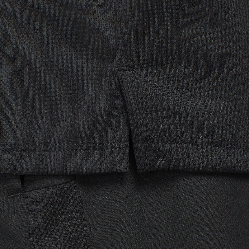 Camiseta-nike-DV9321-010-preto-detalhe