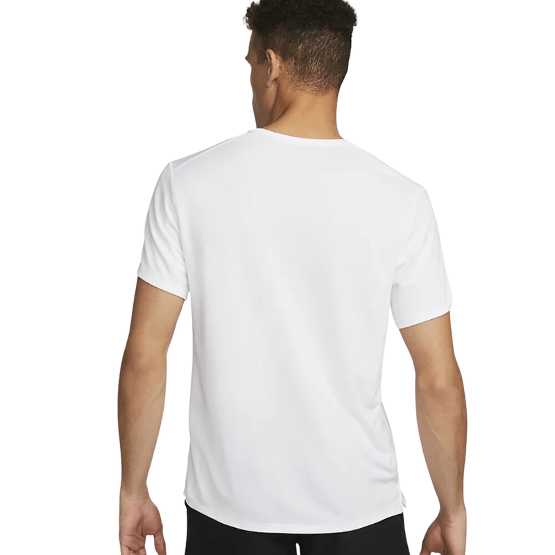 Camiseta-nike-DV9315-100-branco-costas
